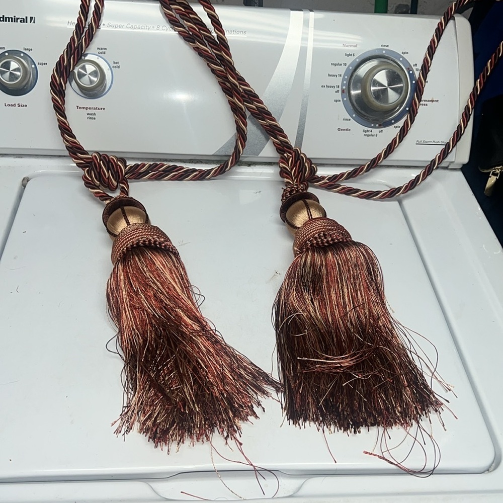 Two high quality heavy pieces   for drapes - Picture 2 of 3